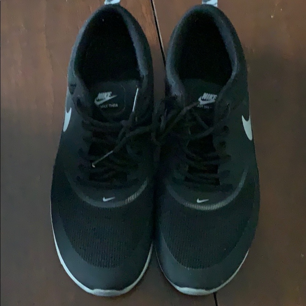 Nike tennis shoes